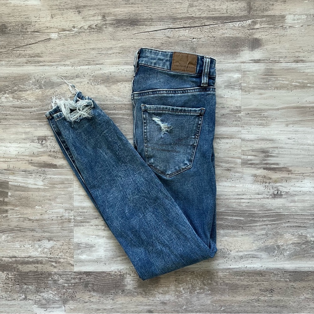American Eagle Outfitters Women's Distressed High Rise Cropped Jeggings